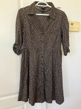 H&M Cotton Calico Fit and
Flare Shirtdress Size 10